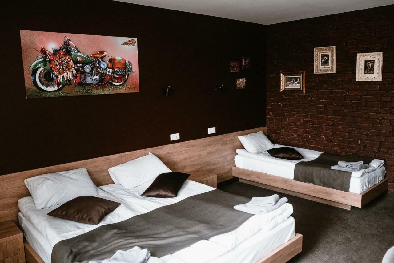 Hotel Clubhouse Ivano-Frankivsk Exterior foto